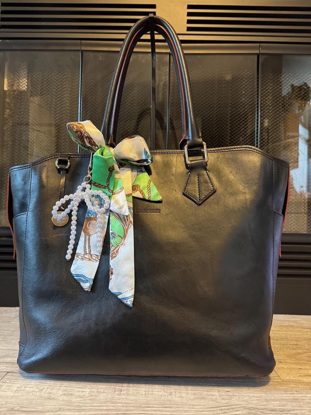 Huge Dooney and Bourke Alto Made in Italy Black leather tote handbag
